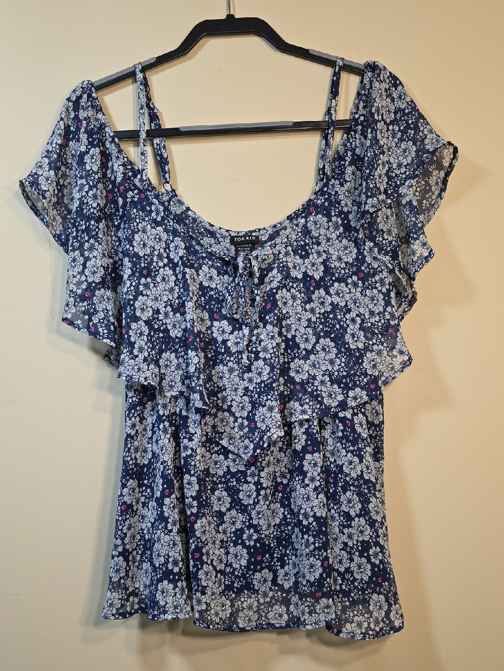 Torrid Blue Floral Cold Shoulder Blouse – Size 1